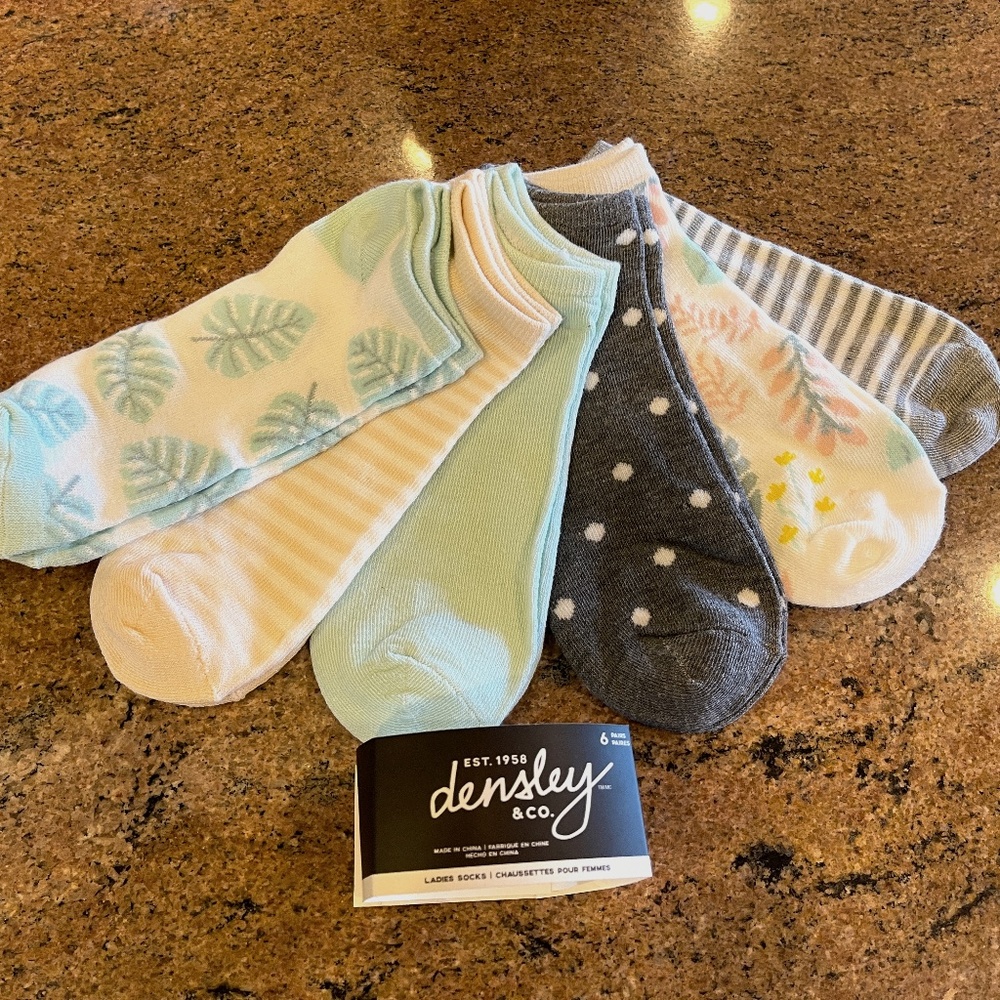 6 Assorted Pair of Densley & Co Ladies Socks - No Show Retail: $18